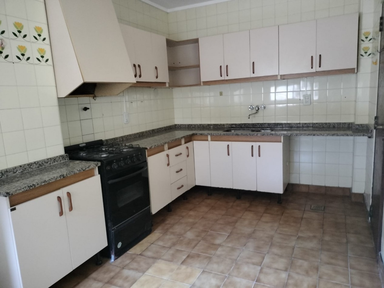 ADMINISTRACIONES Y MANDATOS - VENDE - 3 DORMIT