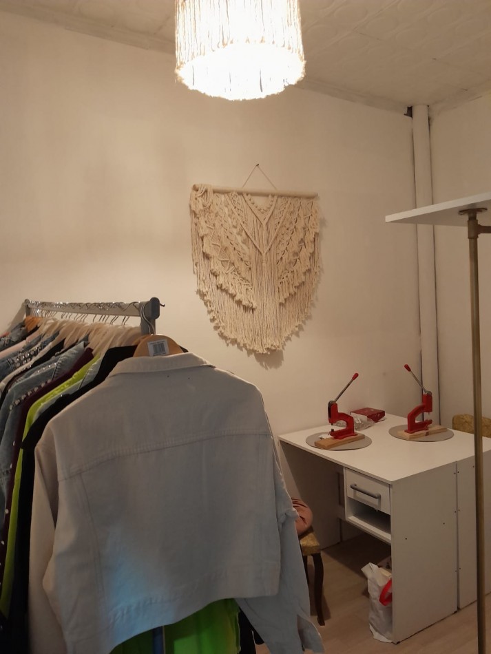 ADMINISTRACIONES Y MANDATOS - ALQUILA - LOCAL COMERCIAL 
