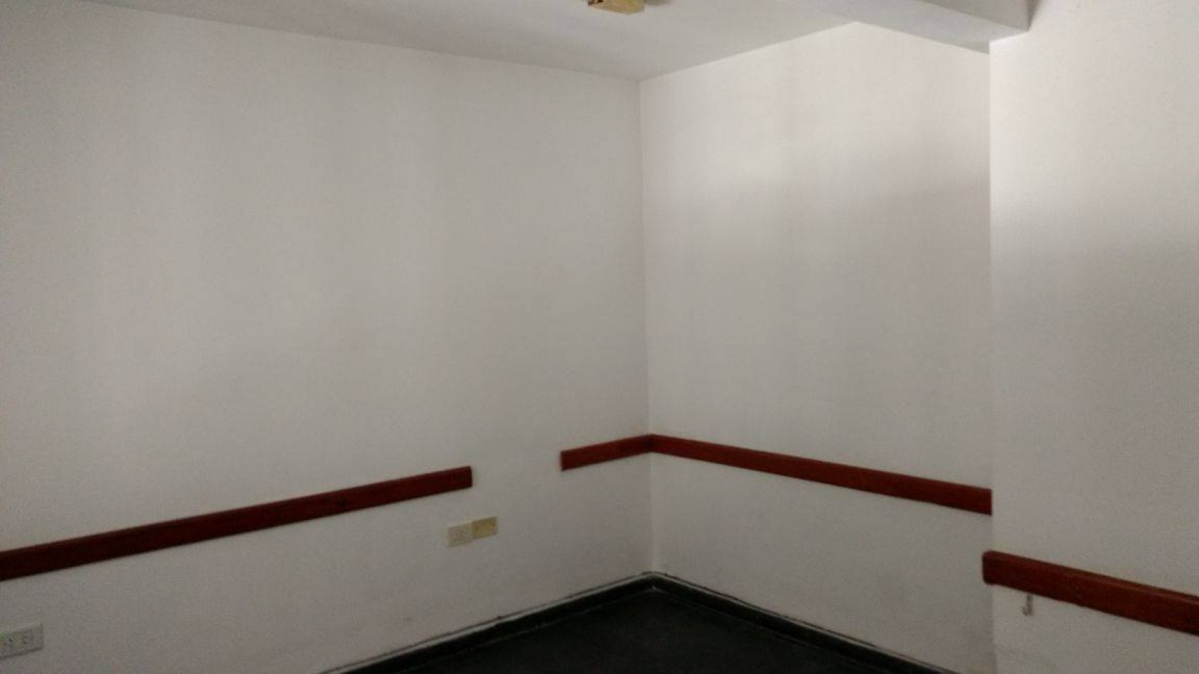 ADMINISTRACIONES Y MANDATOS - ALQUILA - LOCAL COMERCIAL